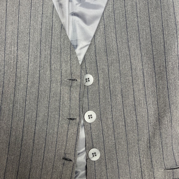 Striped Fitted Vest - Picture 3 of 4